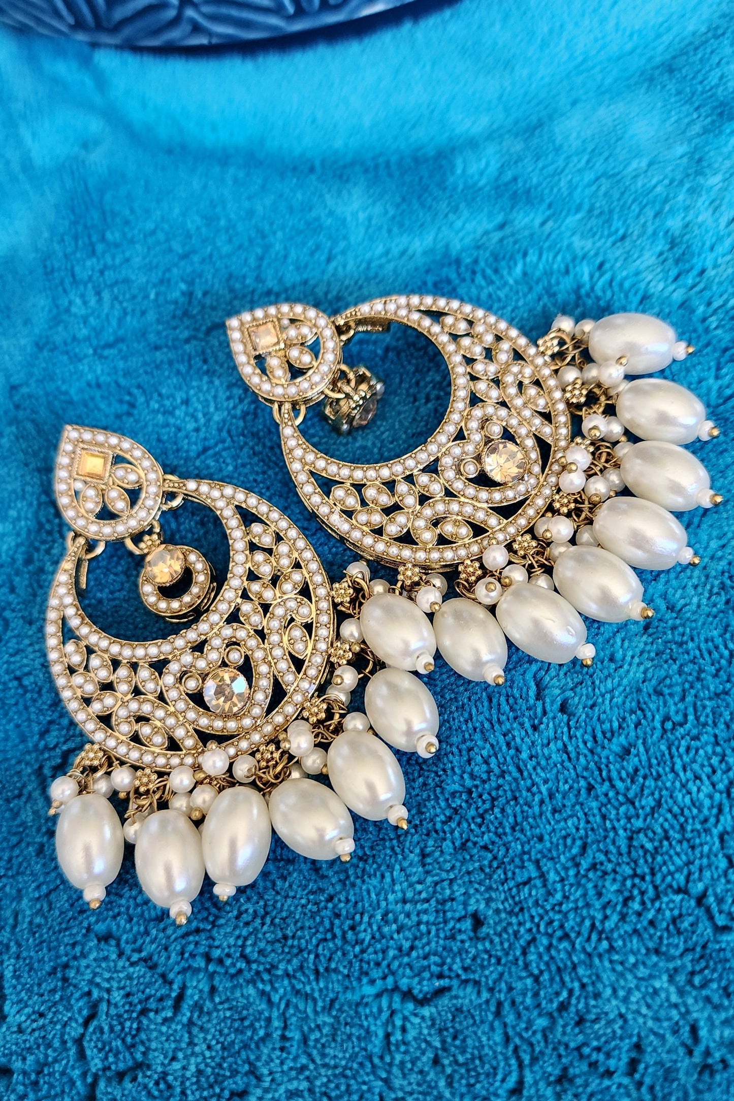 4 Piece Pearl Majesty Gold Jewelry Set